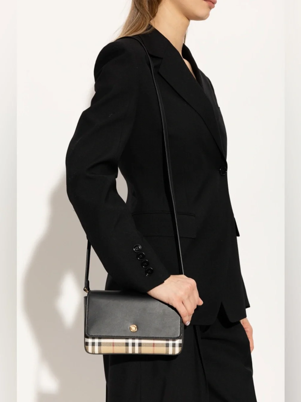 Burberry New Hampshire Check Leather
Crossbody Bag - Picture 2 of 12